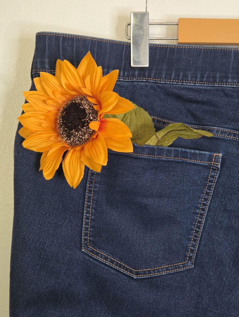 Denver Hayes Women's Size 18 Plus Mid Rise Straight Leg Comfort Front Jeans